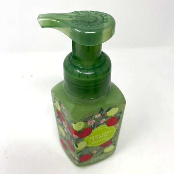 Bath & Body Works Basil Leaf And Apple Gentle Clean Foaming Hand Soap Set Of 2 - Picture 3 of 6